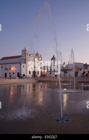 Kirche Igreja Santa Maria am Abend, Praça Infante, Lagos, Algarve, Portugal, Europa Stockfoto