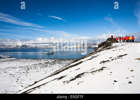 Reisegruppe auf Deception Island cruise Schiff, Süd-Shetland-Inseln, Antarktis Stockfoto