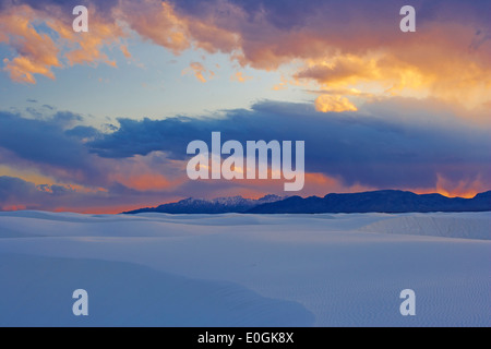 Sonnenuntergang am White Sands National Monument, New Mexico, USA, Amerika Stockfoto