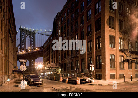 Manhattan Bridge verbindet die New Yorker Stadtteile Manhattan und Brooklyn durch überspannt den East River, New York, New York C Stockfoto
