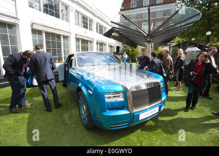 London, UK, 13. Mai 2014. Am Morgen des 13. Mai 2014 wird Rolls-Royce Motor Cars die erstaunliche Leistung des Sir Malcom Campbell Hommage an Einstellung eine Wasser-Geschwindigkeits-Weltrekord am Morgen des 1. September 1937 von 126,32 km/h in seinem Bluebird K3 Wasserflugzeug Boot, Rolls-Royce R-Type Motor angetrieben. Heute zeigt "Waterspeed" das Rolls-Royce Phantom Drophead Coupé zu den Medien während des allerersten Males. Bildnachweis: Clickpics/Alamy Live-Nachrichten Stockfoto