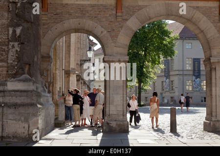 Mittelalterlichen Braunschweig, Torbogen, der alten Stadt Sqaure, Burgplatz und Kathedrale, Brunswick, Niedersachsen, Deutschland Stockfoto