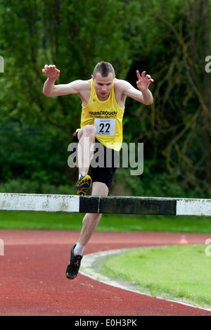 Leichtathletik, Männer Hindernislauf auf Vereinsebene, UK Stockfoto
