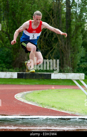 Leichtathletik, Männer Hindernislauf auf Vereinsebene, UK Stockfoto