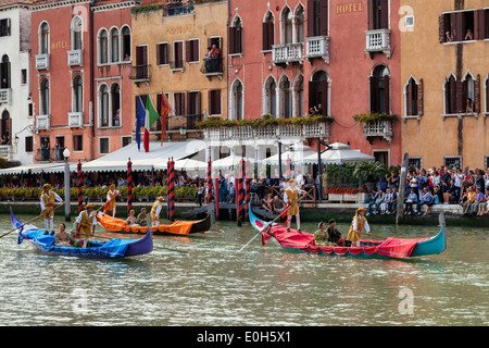 Historische Ruderregatta auf dem Canal Grande, Venedig, Venetien, Italien, Europa Stockfoto