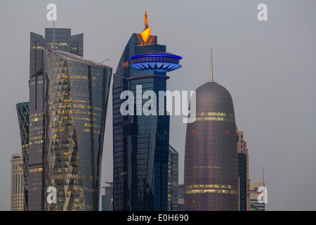Doha, Katar, Naher Osten, neue Skyline von West Bay zentralen Bankenviertel Stockfoto