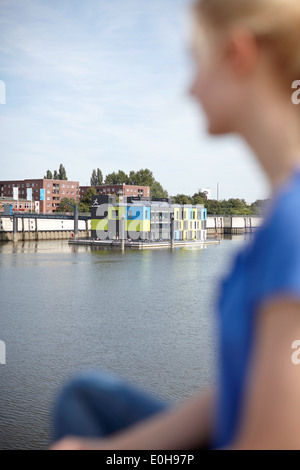 IBA Dock, schwimmenden Bürogebäude, Ausstellungs- und Veranstaltungszentrum am Mueggenburg benutzerdefinierte Hafen, Veddel, Hamburg, Deutschland Stockfoto