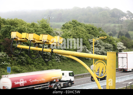 Durchschnittliche Geschwindigkeit Kameras auf der M5 in Somerset in der Nähe von Weston Super Mare Stockfoto