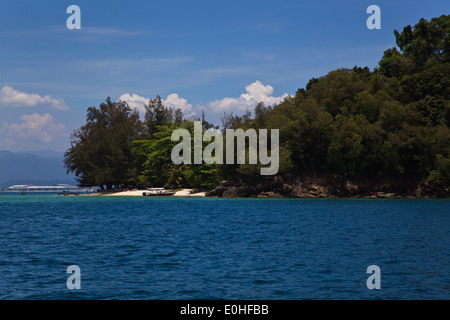 Die Insel MAMUTIK in der TUNKU ABDUL RAHMAN PARK in der Nähe von KOTA KINABALU - SABAH, BORNEO, MALAYSIA Stockfoto