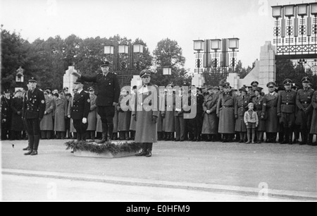 Eine Fotografie vom 8. NS-Parteitag, die eine gefallene Ehrenzeremonie während des Zweiten Weltkriegs darstellt. Stockfoto