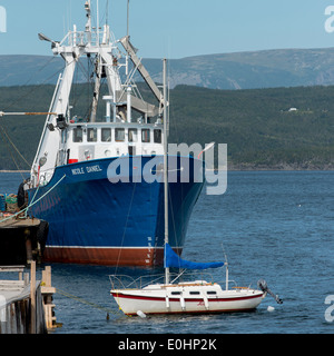 Angeln Trawler bei Woody Point, Bonne Bay, Gros Morne National Park, Neufundland und Labrador, Kanada Stockfoto