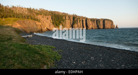 Flut am Strand, Skerwink Trail, Port Rexton, Halbinsel Bonavista, Neufundland und Labrador, Kanada Stockfoto