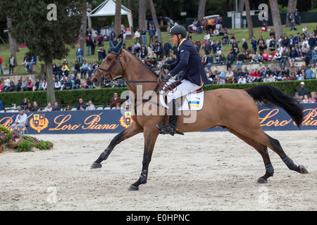 Ulrich Kirchhoff Reiten in Furusiyya FEI Nations Cup Springturnier am Piazza di Siena in der römischen Villa Borghese. Stockfoto