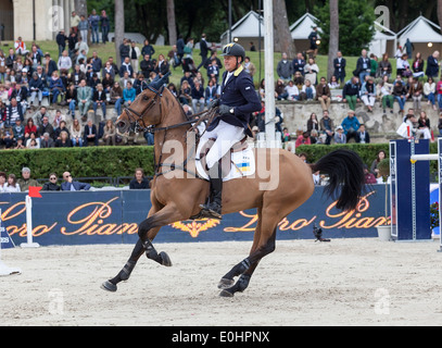 Ulrich Kirchhoff Reiten in Furusiyya FEI Nations Cup Springturnier am Piazza di Siena in der römischen Villa Borghese. Stockfoto