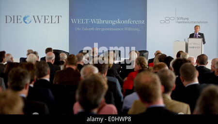 Berlin, Deutschland. 14. Mai 2014. Yves Mersch, Mitglied des Direktoriums der Europäischen Zentralbank, spricht bei der WELT-Währungskonferenz in der Axel-Springer-Haus in Berlin, Deutschland, 14. Mai 2014. Foto: CHRISTOPH SCHMIDT/Dpa/Alamy Live News Stockfoto