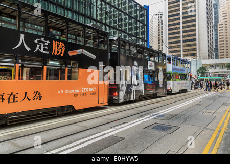 Straßenbahnen in Sheung Wan, Hong Kong Stockfoto