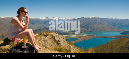 Blick vom Gipfel des Roys Peak, Wanaka, mit Blick auf Lake Wanaka Stockfoto