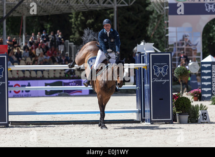 Jens Fredricson Schwedens auf Lunatic auf der Piazza di Siena Springreiten Veranstaltung in Rom im Mai 2013 5/24/13 Stockfoto