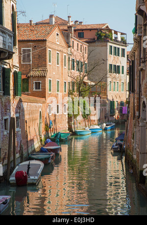Venedig, Italien - 14. März 2014: Blick vom Ponte de San Francesco Braut Stockfoto