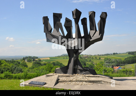 Holocaust-Denkmal, Skulptur von einer Menora, im KZ Mauthausen, Österreich. Stockfoto