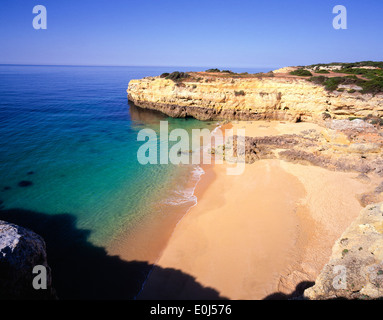 Albandeira Strand in der Nähe von Carvoeiro Algarve Portugal Stockfoto