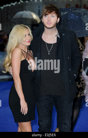 Jessica Grist und James Arthur kommen für die UK Premiere von X-Men Days Of Future Past. Stockfoto