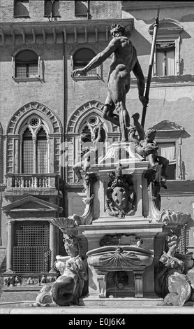 Bologna - Fontana di Nettuno oder Neptunbrunnen auf der Piazza Maggiore Platz Stockfoto