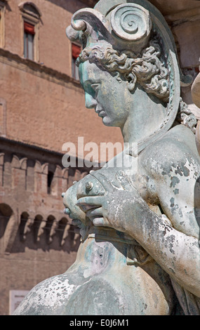 Bologna - Detail der Fontana di Nettuno oder Neptun Brunnen auf dem Platz Piazza Maggiore Stockfoto