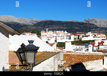 Blick über die Dächer der Stadt, Colmenar, Andalusien, Spanien, Europa. Stockfoto