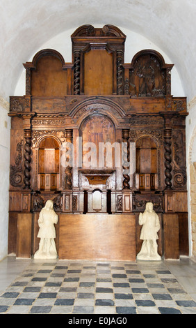 Die Kapelle im Inneren der Santa Catalina Castle, Provinz Cadiz, Costa De La Luz, Andalusien, Spanien. Stockfoto