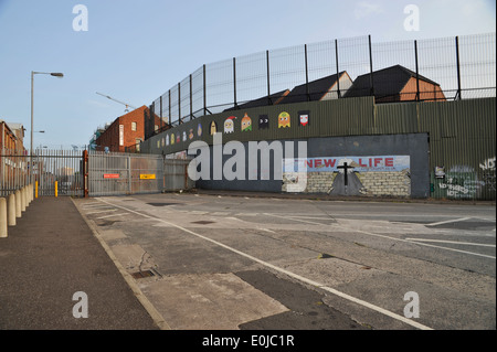 Diese Bilder von Wandmalereien sind oft auf der ganzen Welt auf Nachrichtensendungen auf Belfast und die Schwierigkeiten, die Unruhen geflasht. Stockfoto