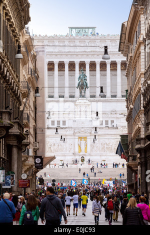 Stadtzentrum von Rom, der Blick auf die Via del Corso, Vittorio Emanuele II Denkmal; Rom Italien Europa Stockfoto