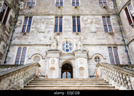 Der Eingang zum Lulworth Castle in Dorset, England, UK Stockfoto