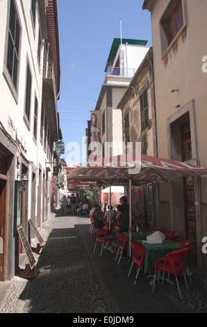 Rua de Santa Maria in der alten Stadt Funchal Madeira Stockfoto