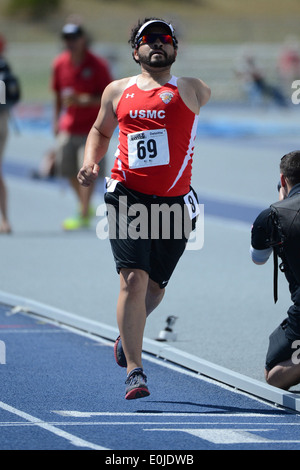 Marine-Veteran CPL. Handbuch Jimenez gewinnt die Männer 1500 Oberkörper Amps und Gliedmaßen Disjunktion Rennen während der 2013 Krieger Spiele Stockfoto