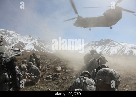 US-Armee Soldaten aus dem Boden bekämpfen Zug, Echo Company, 4-3 Aviation Battalion und ein Zug der afghanischen Nationalarmee p Stockfoto