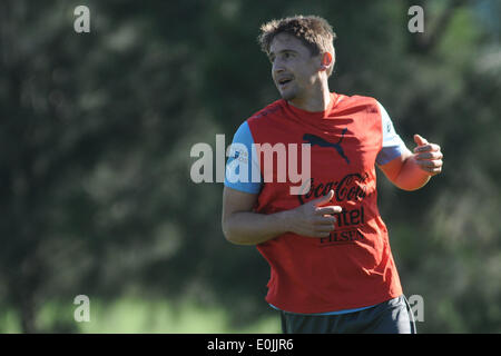 Montevideo, Uruguay. 14. Mai 2014. Spieler von der uruguayischen Nationalmannschaft Gaston Ramirez besucht Training Sesion vor 2014 FIFA Fussball-Weltmeisterschaft Brasilien, in der hohen Leistung komplexer Uruguay Celeste, in Montevideo, der Hauptstadt von Uruguay, am 14. Mai 2014. Bildnachweis: Nicolas Celaya/Xinhua/Alamy Live-Nachrichten Stockfoto