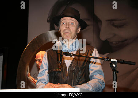 Hamburg, Deutschland. 14. Mai 2014. Dr. Gunther von Hagens auf der Pressekonferenz der "Körperwelten", eine Ausstellung von erhaltenen menschlichen Körpern des Entwicklers deutscher Anatom Gunther von Hagens in Hamburg, Deutschland. Bildnachweis: Dpa picture Alliance/Alamy Live News Stockfoto