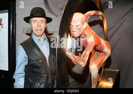 Hamburg, Deutschland. 14. Mai 2014. Dr. Gunther von Hagens auf der Pressekonferenz der "Körperwelten", eine Ausstellung von erhaltenen menschlichen Körpern des Entwicklers deutscher Anatom Gunther von Hagens in Hamburg, Deutschland. Bildnachweis: Dpa picture Alliance/Alamy Live News Stockfoto