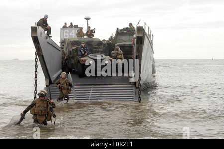081207-M-5633L-002 VENTURA, Kalifornien (7. Dezember 2008) Marines, Bravo Company, 1. Bataillon, 13. Marine Expeditionary zugewiesen Stockfoto