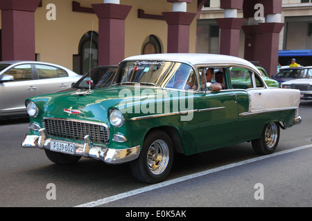 Amerikanische Oldtimer auf Kuba Stockfoto