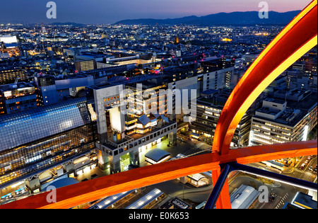 Nacht der Stadt Kyoto in Japan, Blick vom Kyoto Tower Stockfoto