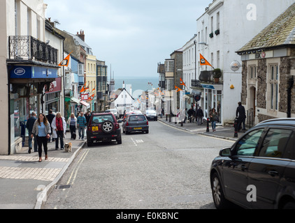 Ansicht der Broad Street in Lyme Regis Stadt Zentrum, Dorset, England, UK Stockfoto