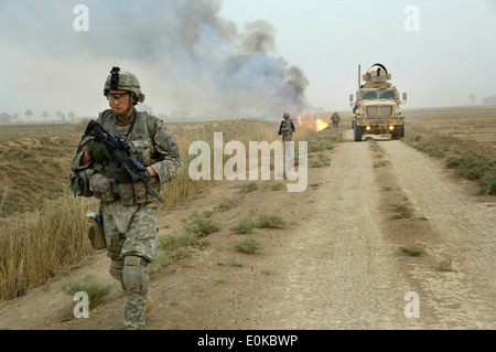 US-Armee Sgt. Daniel Kear, Bravo Company, 1. Bataillon, 6. Infanterie-Regiment zugewiesen Task Force 1-35 Rüstung, 2. Brigade Stockfoto