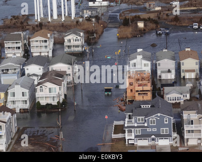 Straßen sind überflutet, in Ocean City, NJ, Donnerstag, 7. März 2013, nachdem das Gebiet einem Wintersturm durchlaufen. Das Foto war t Stockfoto