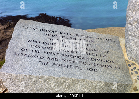 Das Denkmal zum Gedenken an dem zweiten Weltkrieg bei La Pointe du Hoc in Normandie, Frankreich Stockfoto