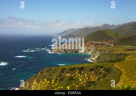 Ein Blick auf die Küste entlang Highway One in Big Sur, Kalifornien. Stockfoto