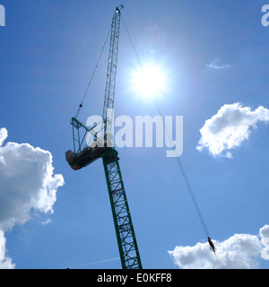 Kran auf Baustelle in Luton Stockfoto