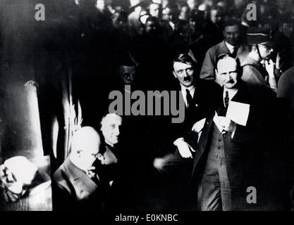 Adolf Hitler und Franz Ritter Von Epp bei treffen Stockfoto