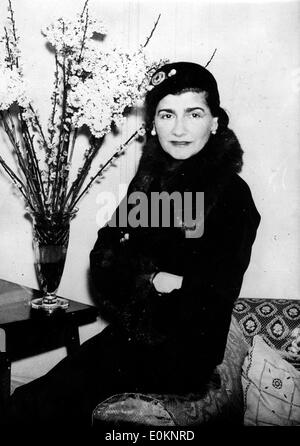 Porträt der Modeschöpferin Coco Chanel auf einer Reise nach London Stockfoto